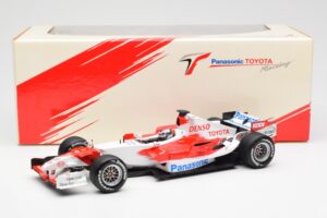 Toyota TF106 Panasonic Toyota Racing J. Trulli F1 Presentation 2006 Minichamps 1:18 AM59554H Kov – obrázok 6 z 6