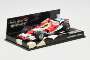 Toyota TF107 Panasonic #11 R. Schumacher Panasonic Toyota Racing Showcar 2007 Minichamps 1:43 400070081 Kov – obrázok 2 z 5