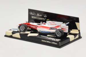 Toyota TF109 #10 T. Glock Panasonic Toyota Racing Showcar F1 2009 Minichamps 1:43 400090080 Kov – obrázok 3 z 5