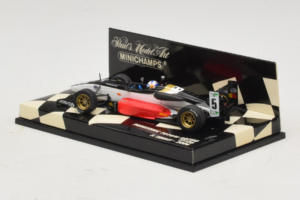 Toyota TF106 #12 J. Trulli Panasonic Toyota Racing F1 2006 Minichamps 1:43 400060008 Kov – obrázok 3 z 5