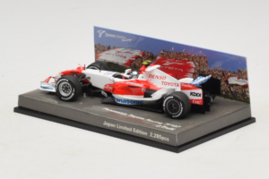 Toyota TF107 #12 J. Trulli Panasonic Toyota Racing Showcar F1 2007 Minichamps 1:43 AM60129 Kov – obrázok 3 z 6