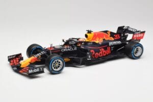 Red Bull Racing Honda RB16B #33 M. Verstappen Turkish GP 2nd Place 2021 Minichamps 1:18 110211633 Kov