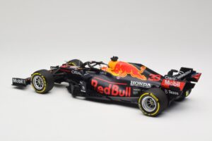 Red Bull Racing Honda RB16B #33 M. Verstappen Mexican GP Winner 2021 Minichamps 1:18 110211933 Živica – obrázok 5 z 6