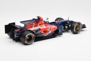 Red Bull Racing RB6 #6 M. Webber F1 Showcar 2010 Minichamps 1:18 150100076 Kov – obrázok 2 z 6