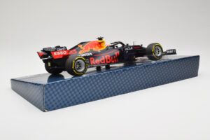 Red Bull Racing Honda RB16B #33 M. Verstappen Emilia Romagna GP 2021 Case Edition Minichamps 1:18 113210133 Živica – obrázok 3 z 7
