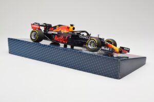 Red Bull Racing Honda RB16B #33 M. Verstappen Emilia Romagna GP 2021 Case Edition Minichamps 1:18 113210133 Živica – obrázok 4 z 7
