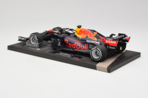 Red Bull Racing RB16B #33 M. Verstappen Monaco GP Winner 2021 Minichamps 1:18 113210533-R1 Živica – obrázok 5 z 6