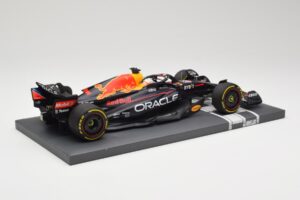 Oracle Red Bull Racing RB18 #33 M. Verstappen Belgian GP 2022 Minichamps 1:18 113221401 Živica – obrázok 3 z 7