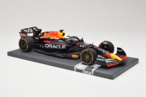 Oracle Red Bull Racing RB18 #33 M. Verstappen Belgian GP 2022 Minichamps 1:18 113221401 Živica – obrázok 4 z 7