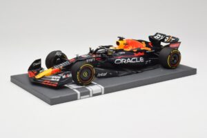 Oracle Red Bull Racing RB18 #33 M. Verstappen Mexican GP 2022 Minichamps 1:18 113222001 Živica – obrázok 2 z 7