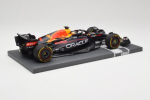 Oracle Red Bull Racing RB18 #33 M. Verstappen Mexican GP 2022 Minichamps 1:18 113222001 Živica – obrázok 3 z 7