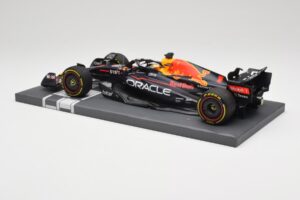 Oracle Red Bull Racing RB18 #33 M. Verstappen Mexican GP 2022 Minichamps 1:18 113222001 Živica – obrázok 5 z 7