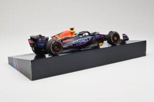 Oracle Red Bull Racing RB19 #33 M. Verstappen Miami GP 2023 Case Edition Minichamps 1:18 113233501 Živica – obrázok 3 z 7