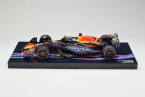 Oracle Red Bull Racing RB19 #33 M. Verstappen Miami GP 2023 Case Edition Minichamps 1:18 113233501 Živica