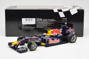 Red Bull Racing RB7 #2 M. Webber Showcar F1 2011 Minichamps 1:18 110110072 Kov – obrázok 6 z 6