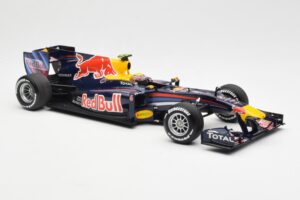 Red Bull Racing Renault RB6 #6 M. Webber F1 2010 Minichamps 1:18 110100006 Kov – obrázok 4 z 6