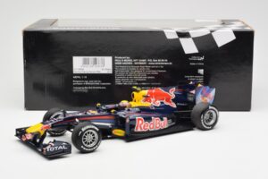 Red Bull Racing Renault RB6 #6 M. Webber F1 2010 Minichamps 1:18 110100006 Kov – obrázok 6 z 6