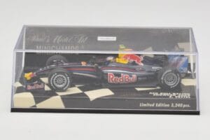 Red Bull Racing Renault RB5 #15 S. Vettel Showcar 2009 Minichamps 1:43 400090085 Kov – obrázok 5 z 5