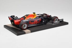 Red Bull RB15 #33 M. Verstappen Brazil GP Winner 2019 Minichamps 1:18 113191933 Kov – obrázok 3 z 7