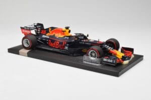 Red Bull RB15 #33 M. Verstappen Brazil GP Winner 2019 Minichamps 1:18 113191933 Kov – obrázok 4 z 7