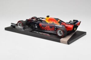 Red Bull RB15 #33 M. Verstappen Brazil GP Winner 2019 Minichamps 1:18 113191933 Kov – obrázok 5 z 7