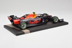 Red Bull RB15 #33 M. Verstappen German GP Winner Wet 2019 Minichamps 1:18 113191133 Kov – obrázok 3 z 7