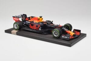 Red Bull RB15 #33 M. Verstappen German GP Winner Wet 2019 Minichamps 1:18 113191133 Kov – obrázok 4 z 7