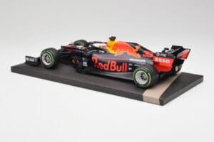 Red Bull RB15 #33 M. Verstappen German GP Winner Wet 2019 Minichamps 1:18 113191133 Kov – obrázok 5 z 7