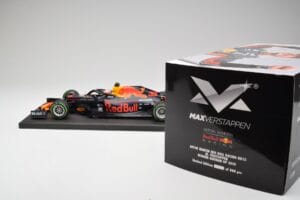 Red Bull RB15 #33 M. Verstappen German GP Winner Wet 2019 Minichamps 1:18 113191133 Kov – obrázok 7 z 7
