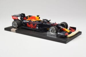 Red Bull RB16 #33 M. Verstappen Abu Dhabi GP Winner 2020 Minichamps 1:18 113201733 Kov – obrázok 4 z 6
