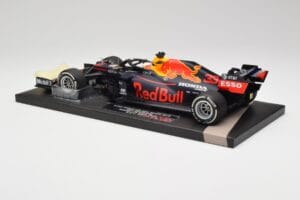 Red Bull RB16 #33 M. Verstappen Abu Dhabi GP Winner 2020 Minichamps 1:18 113201733 Kov – obrázok 5 z 6
