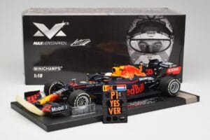 Red Bull RB16 #33 M. Verstappen Abu Dhabi GP Winner 2020 Minichamps 1:18 113201733 Kov – obrázok 6 z 6