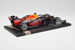 Red Bull RB16 #33 M. Verstappen Red Bull Racing 70th Anniversary GP Winner 2020 Minichamps 1:18 113200533-M1 Živica – obrázok 3 z 7