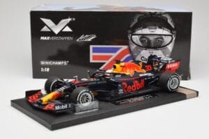Red Bull RB16 #33 M. Verstappen Red Bull Racing 70th Anniversary GP Winner 2020 Minichamps 1:18 113200533-M1 Živica – obrázok 7 z 7