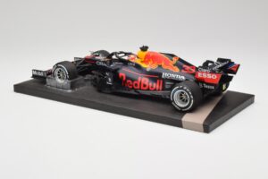 Red Bull RB16B #33 M. Verstappen Dutch GP Winner 2021 Minichamps 1:18 113212533 Kov – obrázok 5 z 7