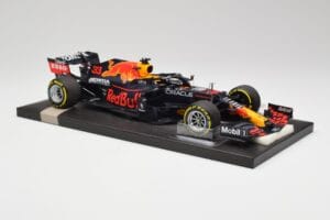 Red Bull RB16B #33 M. Verstappen France GP Winner 2021 Minichamps 1:18 113210833 Kov – obrázok 4 z 7