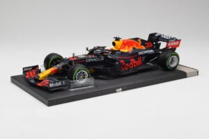 Red Bull RB16B #33 M. Verstappen Emilia Romagna GP Winner 2021 Minichamps 1:18 113210233T Kov – obrázok 2 z 6