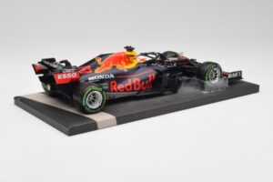 Red Bull RB16B #33 M. Verstappen Emilia Romagna GP Winner 2021 Minichamps 1:18 113210233T Kov – obrázok 3 z 6