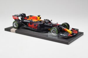 Red Bull RB16B #33 M. Verstappen Emilia Romagna GP Winner 2021 Minichamps 1:18 113210233T Kov – obrázok 4 z 6