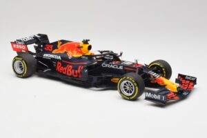Red Bull RB16B #33 M. Verstappen Emilia Romagna GP Winner Mid Race Tyres 2021 Minichamps 1:18 110210133 Kov – obrázok 4 z 7