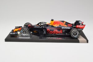 Red Bull RB16B #33 M. Verstappen Styrian & Austrian GP Winner 2021 Minichamps 1:18 113210933 Kov