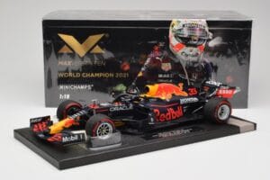 Red Bull RB16B #33 M. Verstappen Abu Dhabi GP 2021 Winner Missing Figurine & Pitboard Minichamps 1:18 113212333 Živica – obrázok 7 z 7