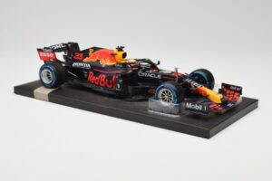 Red Bull RB16B #33 M. Verstappen Belgian GP 2021 Winner Minichamps 1:18 113211333 Živica – obrázok 4 z 7