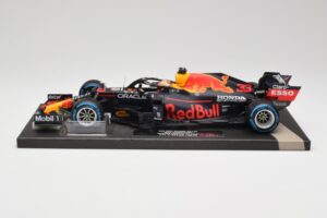 Red Bull RB16B #33 M. Verstappen Belgian GP 2021 Winner Minichamps 1:18 113211333 Živica