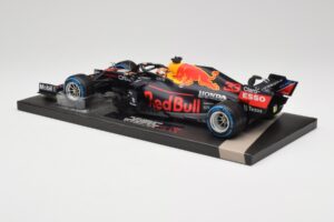 Red Bull RB16B #33 M. Verstappen Belgian GP 2021 Winner Minichamps 1:18 113211333 Živica – obrázok 5 z 7