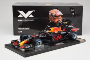 Red Bull RB16B #33 M. Verstappen Belgian GP 2021 Winner Minichamps 1:18 113211333 Živica – obrázok 6 z 7