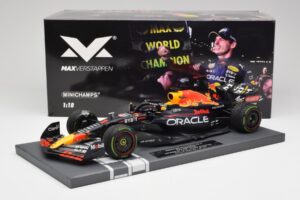 Red Bull RB18 #1 M. Verstappen Japan GP Winner No Figure 2022 Minichamps 1:18 113221801B Kov – obrázok 6 z 7