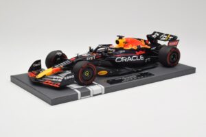 Red Bull RB18 Oracle #1 M. Verstappen Dutch GP 2022 Winner Minichamps 1:18 113221501 Živica – obrázok 2 z 7