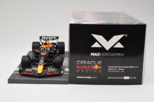 Red Bull RB18 Oracle #1 M. Verstappen Dutch GP 2022 Winner Minichamps 1:18 113221501 Živica – obrázok 6 z 7