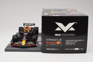 Red Bull RB18 Oracle #1 M. Verstappen Japanese GP 2022 World Champion Minichamps 1:18 113221801 Živica – obrázok 6 z 7